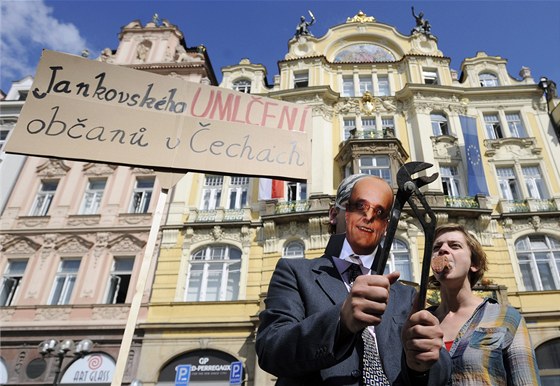 Ekologové ze sdruení Arnika protestovali proti novému stavebnímu zákonu (27.