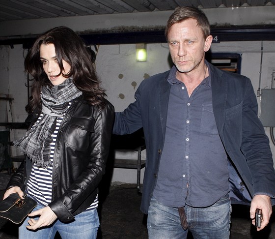 Brittí herci Daniel Craig a Rachel Weiszová se vzali 