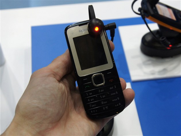 Nokia C2-00 na veletrhu CommunicAsia v Singapuru