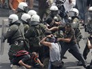 Protesty proti úsporným opatením v Aténách (28. ervna 2011)
