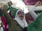 Libyjské eny skandují Kaddáfího jméno a oslavují, e mohou bojovat za svého