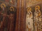 Vnitek kostela sv. Alihije ze 13. století zdobí starobylé fresky