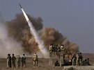 Íránské revoluní gardy testují bhem desetidenních manévr raketu krátkého