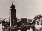 ítkovské mlýny byly zbourány v roce 1928, aby uvolnily místo Mánesu.