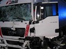 Pi sráce sanitky a kamionu na Rychnovsku zahynul idi ambulance i pacient