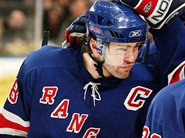 Jaromír Jágr (vlevo) v dresu New York Rangers