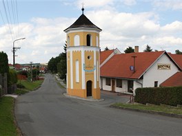 Pohled na zvonici a centrum Skaliky na Perovsku. Ta se stala vesnic roku