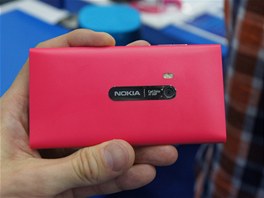 Nokia N9 na veletrhu CommunicAsia v Singapuru