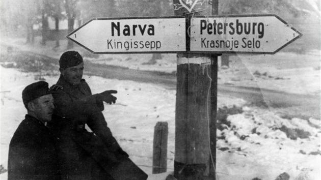 Narva a Kingissepp jsou za námi, ukazatel nám ukazuje cestu k Petorhradu....