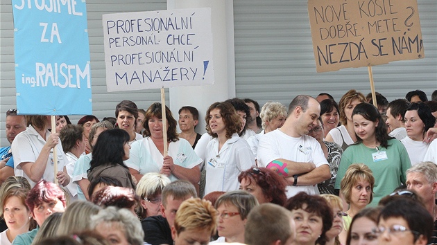 Zdravotnický personál liberecké nemocnice protestoval proti novému vedení.