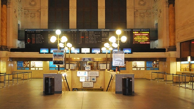 Hlavní nádraží v Brně v noci