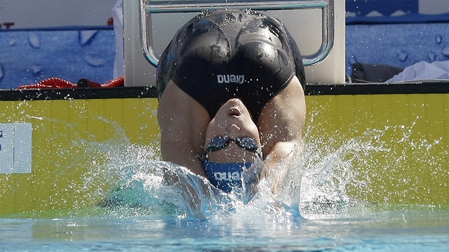 eská plavkyn Simona Baumrtová bhem znakaského finále v Paíi.
