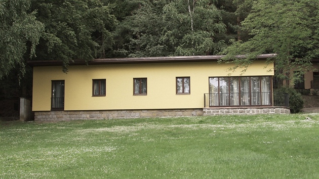 Jeden z bungalovů v okolí zámku Žinkovy.