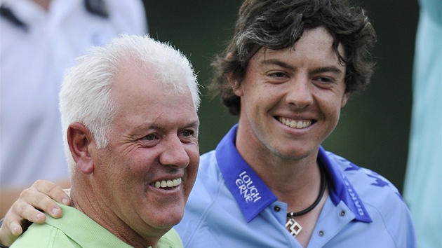 GOLFOVÉ US OPEN 2011 - Rory McIlroy v�noval svou výhru jako dárek tatínkovi ke Dni otc�.