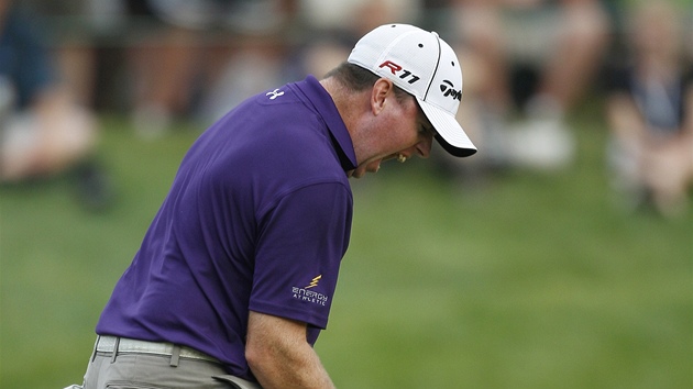 GOLFOVÉ US OPEN 2011 - est Amerian zachraoval spolu s Kevinem Chappelem také Robert Garrigus, jen dlenou tetí pozici uhájil skvlým puttem na osmnáctce.