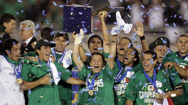 P�EVLÉKA�KA. P�esto�e mexi�tí fotbalisté vyhráli finále severoamerického
