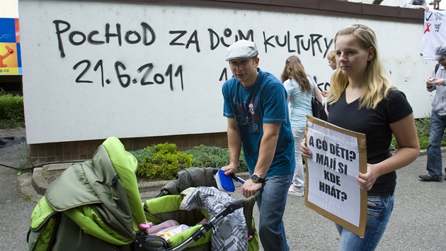 Demonstrace za plzeňský dům kultury.