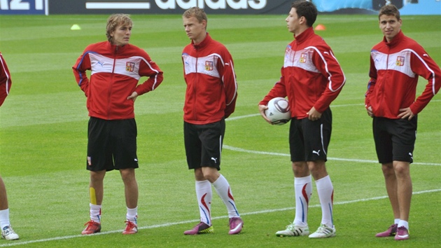 �e�tí fotbalisté Ho�ek (zleva), �erný, Chramosta, Suchý a Kova�ík na posledním