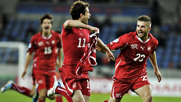 �výcarský reprezentant do 21 let Admir Mehmedi se raduje ze vst�eleného gólu.