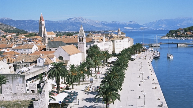 Trogir, promenáda