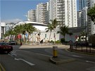 Obí nákupní centrum Whampoa stojí v Hongkongu ve tvrti Whampoa Garden