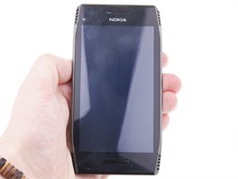 Recenze Nokia X7 telo