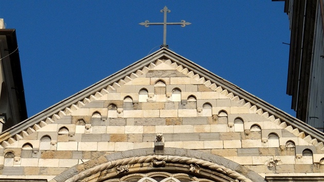 Prelí katedrály San Lorenzo v Janov