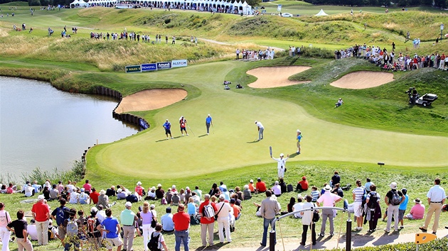 ZRÁDNÉ HIT. Le Golf National u Paíe hostí turnaje Open de France a v roce