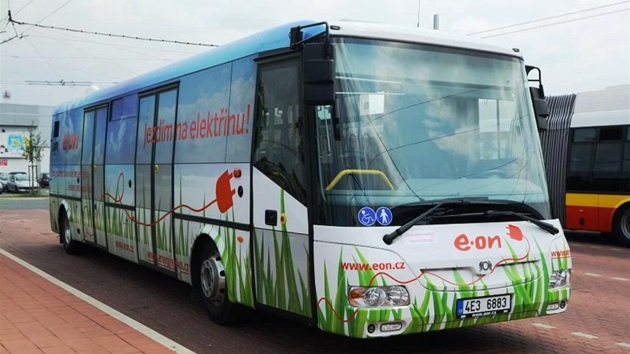 Jeden z testovanch elektrobus v Hradci Krlov.