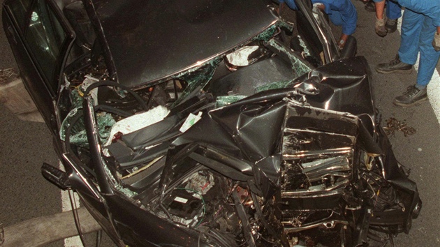 Auto, ve kterém zahynuli princezna Diana a Dodi Al-Fayed (31. srpna 1997)