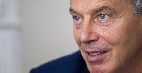 Blair vydal pamti, v nich se ze vech sil hájí. O svých financích vak mlí jako hrob.