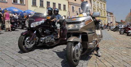 Mezinrodn sraz majitel luxusnch motorek na Domalicku - (10. ervence 2010)