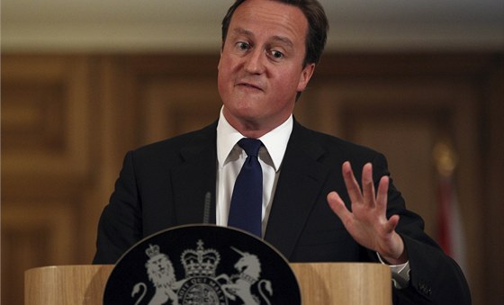 Britský premiér David Cameron  (8. ervence 2011).