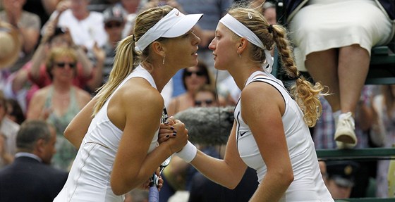 Maria arapovová a Petra Kvitová po finále Wimbledonu 2011