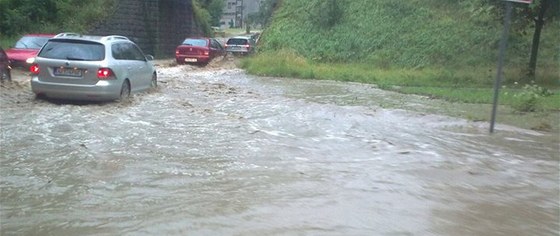 Po plnoci se vylily eky na umav. Nad ránem se situace uklidnila a toky klesly na první stupe povodové aktivity, tedy bdlost. (Ilustraní foto)