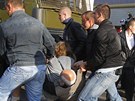 Proti odprcm reimu Alexandra Lukaenka zakroili policisté v civilu. (3.