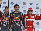 TROJICE NEJLEPÍCH. Zleva Sebastian Vettel, Mark Webber a Fernando Alonso slaví