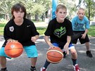 Malí úastníci basketbalového kempu v Podbradech.
