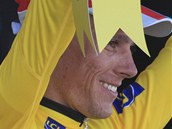 DREK K NAROZENINM. Philippe Gilbert vnoval etapov vtzstv z Tour sv