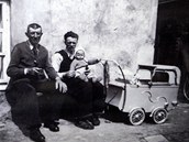 V libereck�m muzeu je po cel� pr�zdniny k vid�n� v�stava ko��rk� a kol�bek.