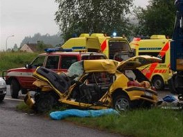 Srku Peugeotu 106 s nkladnm autem ve Kdyni na Domalicku nepeila mlad