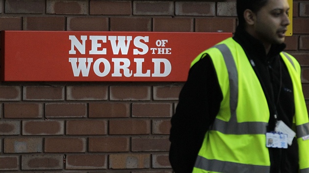Redakce Murdochova bulváru News of the World (7. ervence 2011)