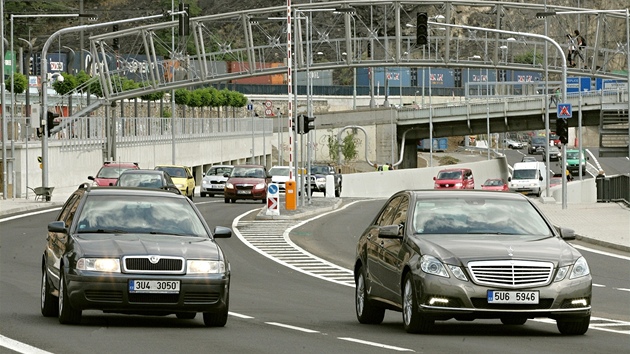 Od 1. ervence 2011 je Pístavní ulice v Ústí nad Labem opt otevená.