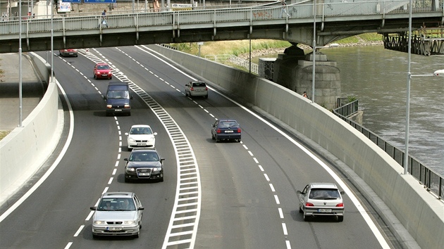 Od 1. ervence 2011 je Pístavní ulice v Ústí nad Labem opt otevená.