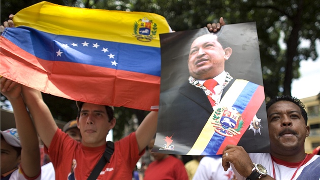 Prezident Hugo Chávez má velikou podporu svého lidu. Tisíce z nich vyrazili do