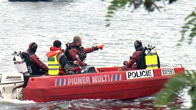 Policie vylovila na Slapech tlo utopeného mue (4.7.2011)
