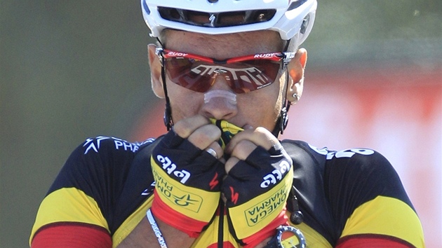 VYHRÁL JSEM! Belgian Philippe Gilbert slaví vítzství v první etap Tour de