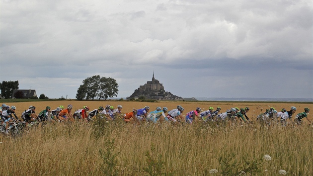 PAMÁTKY. está etapa Tour de France minula i svtoznámé opatství Mont