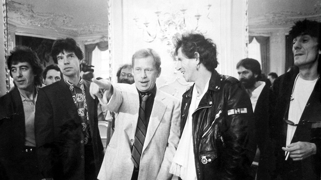 �lenové skupiny Rolling Stones se p�ed svým prvním koncertem v �eskoslovensku...