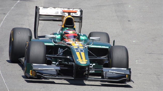 Jules Bianchi s vozem týmu ART v sérii GP2.